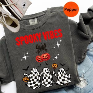 Retro Geist Halloween Sweatshirt, Komfort Farben süßes Halloween Shirt, gruselige Vibes Sweatshirt, Halloween Shirt, Lehrer Geschenk, süße Geister
