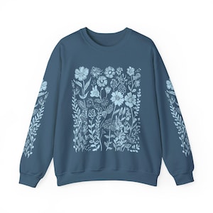 Moletom com estampa de flores silvestres azul: gola redonda floral unissex Indigo Blue