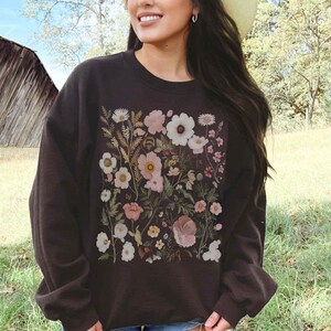 Dark Cottagecore Floral Sweatshirt: Vintage Boho Graphic Sweater