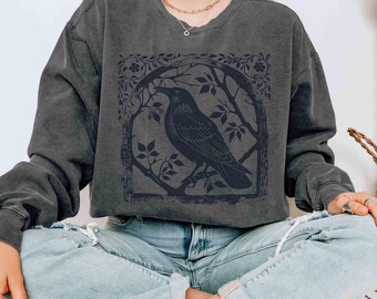 Raven Sweatshirt Bird Sweatshirt Comfortcolors Crewneck Crowcore Linocut Shirt Block Print Shirt Granola Girl Birder Gift Gothic Clothes