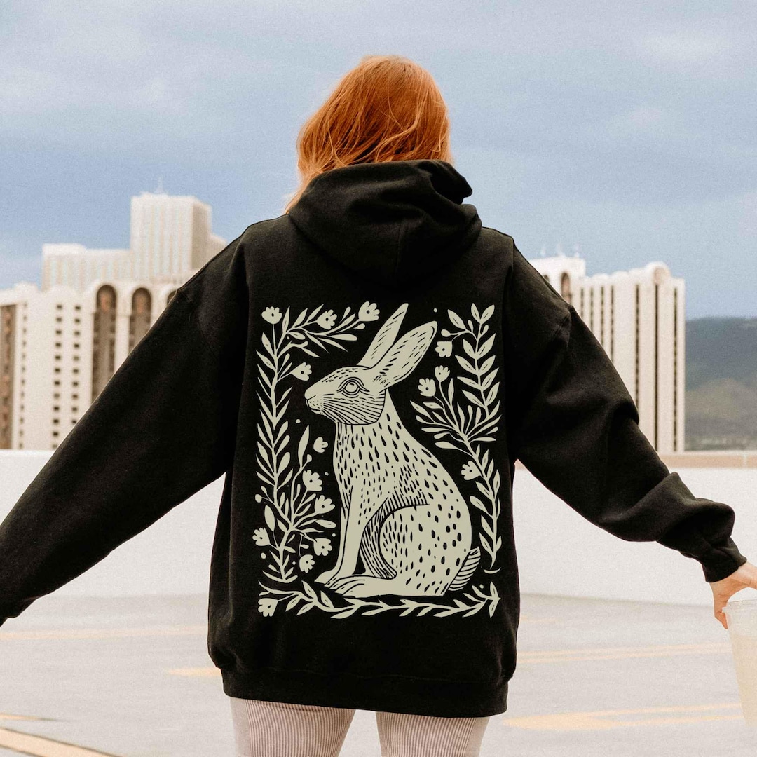 【1011 Gallery】Gallery Rabbit Graphic Sweatshirt il_1080xN.5508095643_p69w.jpg