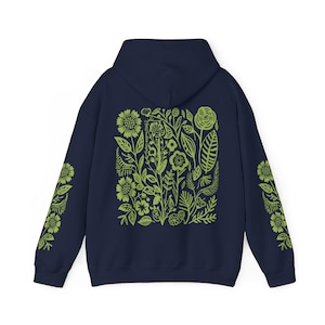 Sudadera con capucha verde con estampado de flores silvestres / Estampado en la manga / Ropa Forestcore / Regalos para chicas adolescentes Navy