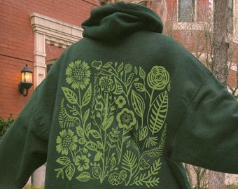 Wildflowers Hoodie Forest green Hoodie Dark Green Hoodie Retro Floral Hoodie Pressed Flower Shirt Nature Hoodie Cottagecore Hoodie