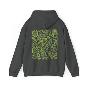 Wildflowers Hoodie Forest green Hoodie Dark Green Hoodie Retro Floral Hoodie Pressed Flower Shirt Nature Hoodie Cottagecore Hoodie Dark Heather