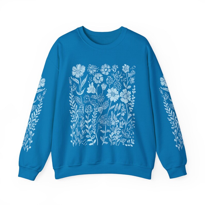 Moletom com estampa de flores silvestres azul: gola redonda floral unissex Sapphire