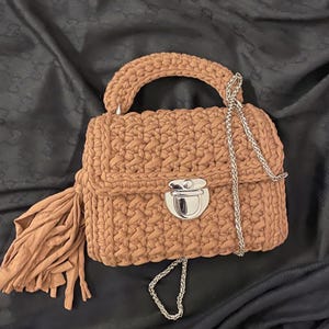 Braune gehäkelte Handtasche/ gehäkelte Handtasche/ Schultertasche/ Crossbody-tasche/ Geschenkidee für Sie/ Designertasche/ gestrickte Tasche/ Mode-Damentasche