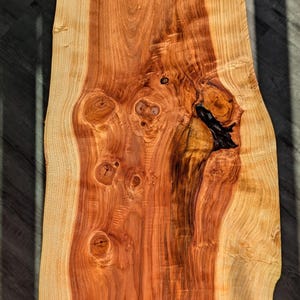 71 cm langer Konsolentisch aus Redwood mit maßgefertigten Beinen