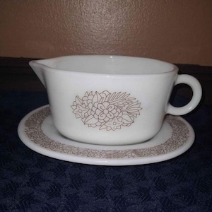 Vintage PYREX Woodlands Gravy Boat and Saucer 77B & 77U ~ A++ Condition - Free Shipping!!