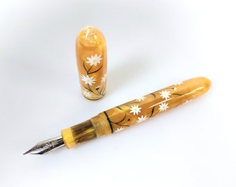 Daisy Handmade and Handpainted Fountain Pen.