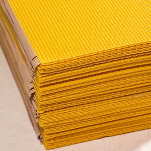 Cera D'api A Nido D'Ape Ottenuta Con Metodi Naturali, 10 Fogli - Colata A Freddo E Adatta Per Realizzare Set Di Candele (21x41)