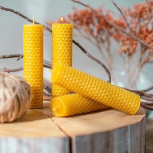 Handmade Aromatic Beeswax Candles (Set of 4) - Natural Honeycomb Textured, Healthy and Sustainable Light Source 14x4