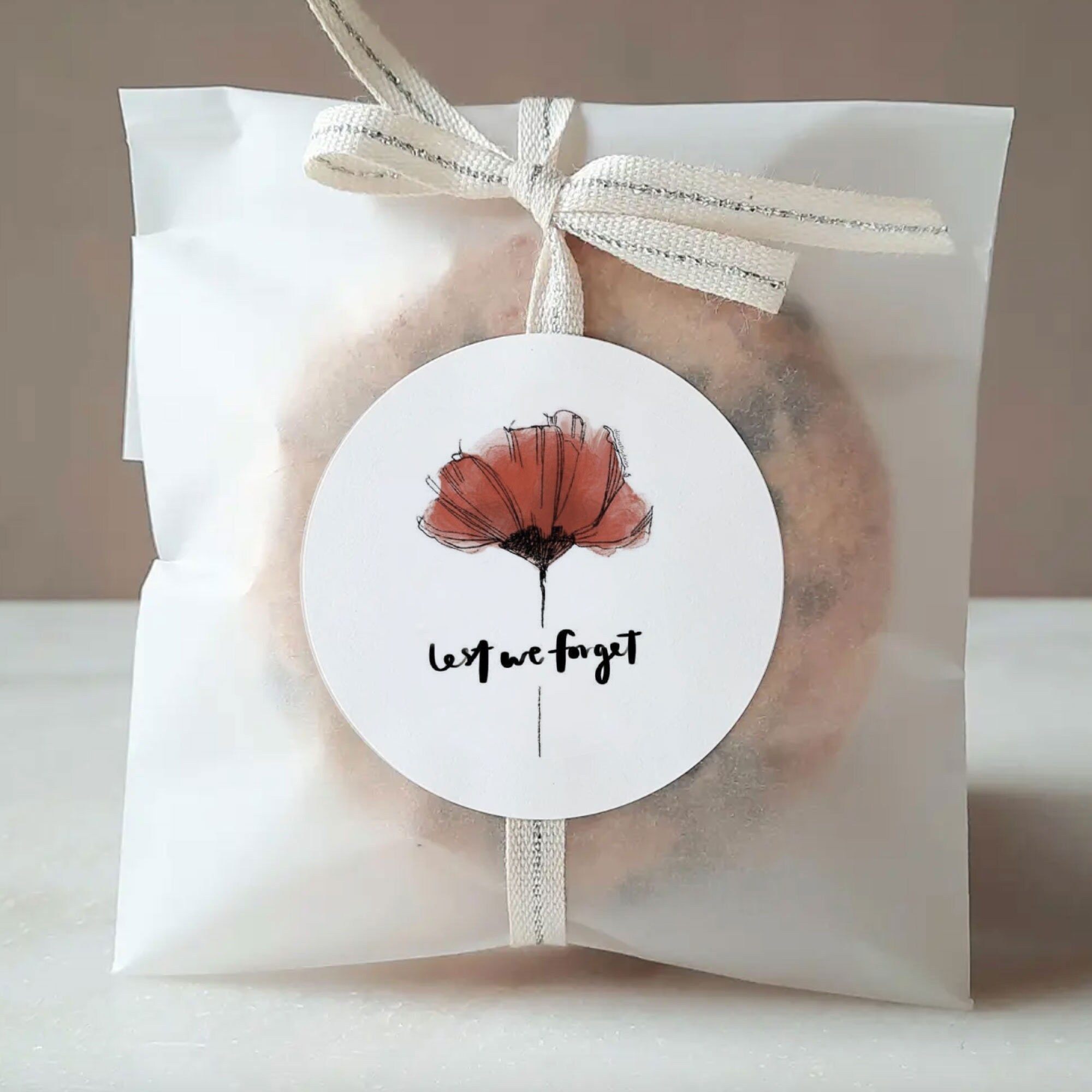 Lest We Forget Red Poppy, Remembrance Day Paper Labels, 37mm Self ...