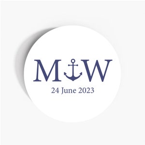 Etichette personalizzate in carta con monogramma con ancora blu: adesivi autoadesivi a tema nautico da 37 mm per matrimoni ed etichette artigianali di cancelleria