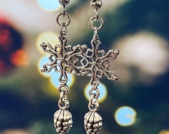 Christmas Earrings / Holiday Earrings / Winter Earrings / Christmas Holiday Dangle Earrings