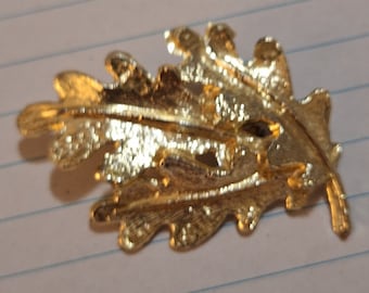 Avon Goldtone Leaf Brooch