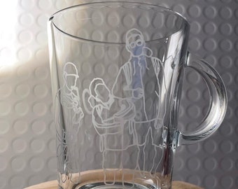 Tasse en verre portrait minimaliste gravé