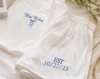 Embroidered Mrs. Pajama Set for Bride, Bridal Pjs, Bride Short, Bride Tank Top Set, Getting Ready Outfit for Brides, Engagement Gift for Her