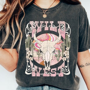 Country Concert Tee, Wild West Tee, Cute Country Shirts, Cowgirl Shirt, Western Vibes Tee, Oversized Graphic Tee, Western Graphic Tee