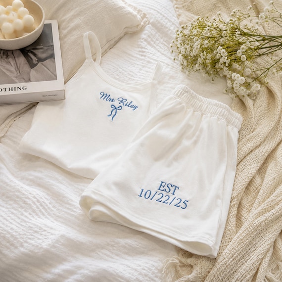Embroidered Mrs. Pajama Set for Bride, Bridal Pjs, Bride Short, Bride Tank Top Set, Getting Ready Outfit for Brides, Engagement Gift for Her