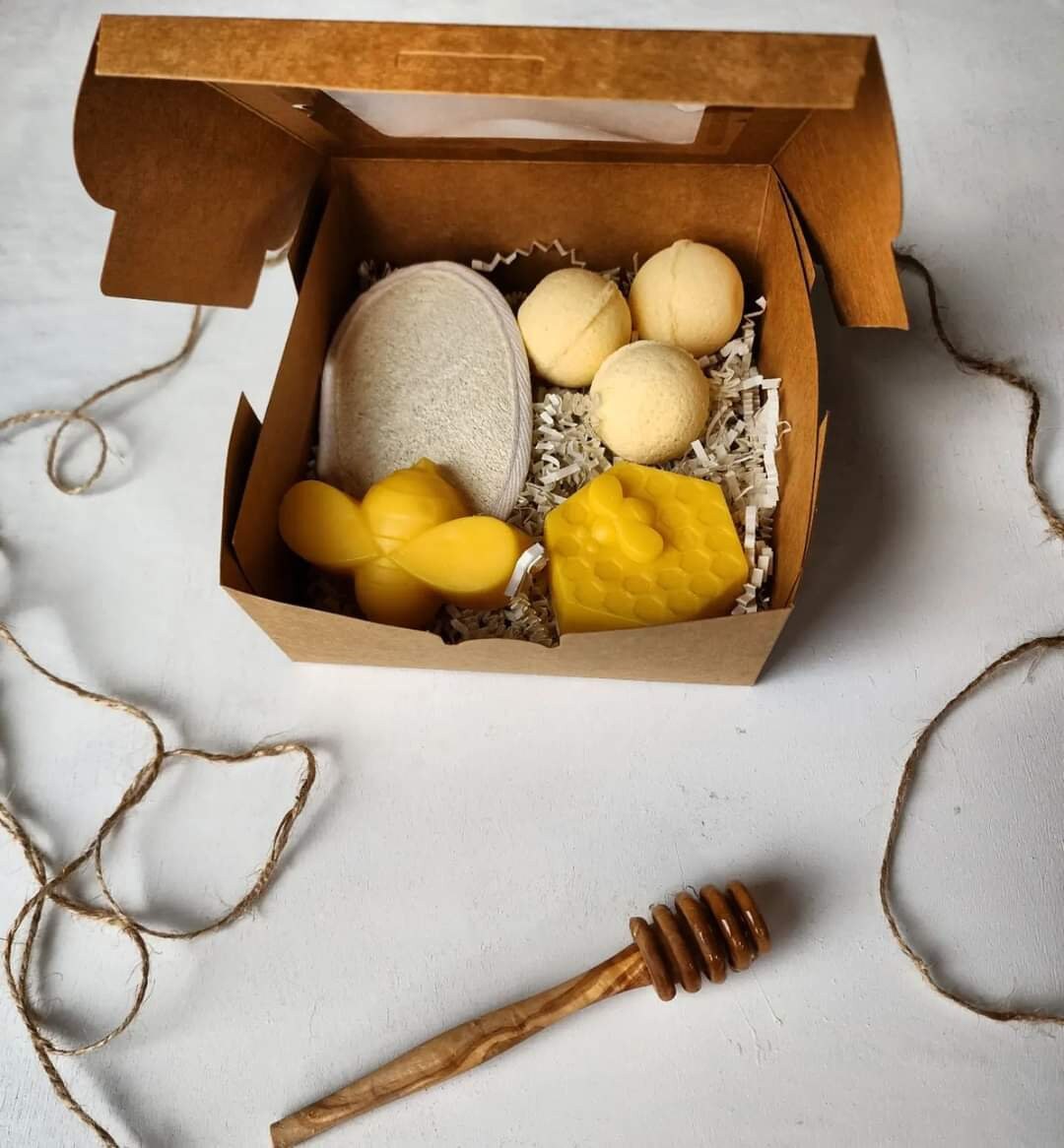 Honey Soap Box Set of 6 Bath Products Bee Soap Mini Spa Gift for Women Honey Bath Bomb Honey