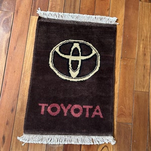 Tapis fait main Toyota