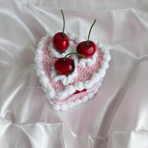 Crochet Cake Box | Crochet Fake Cake Heart Jewelry Box | Vintage Retro Heart Cake Box | Valentine’s Day Gifts for Her Bild 2