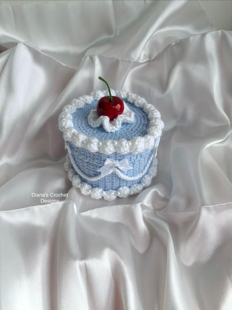 Crochet Cake Box | Crochet Fake Cake Heart Jewelry Box | Vintage Retro Heart Cake Box | Valentine’s Day Gifts for Her Bild 3