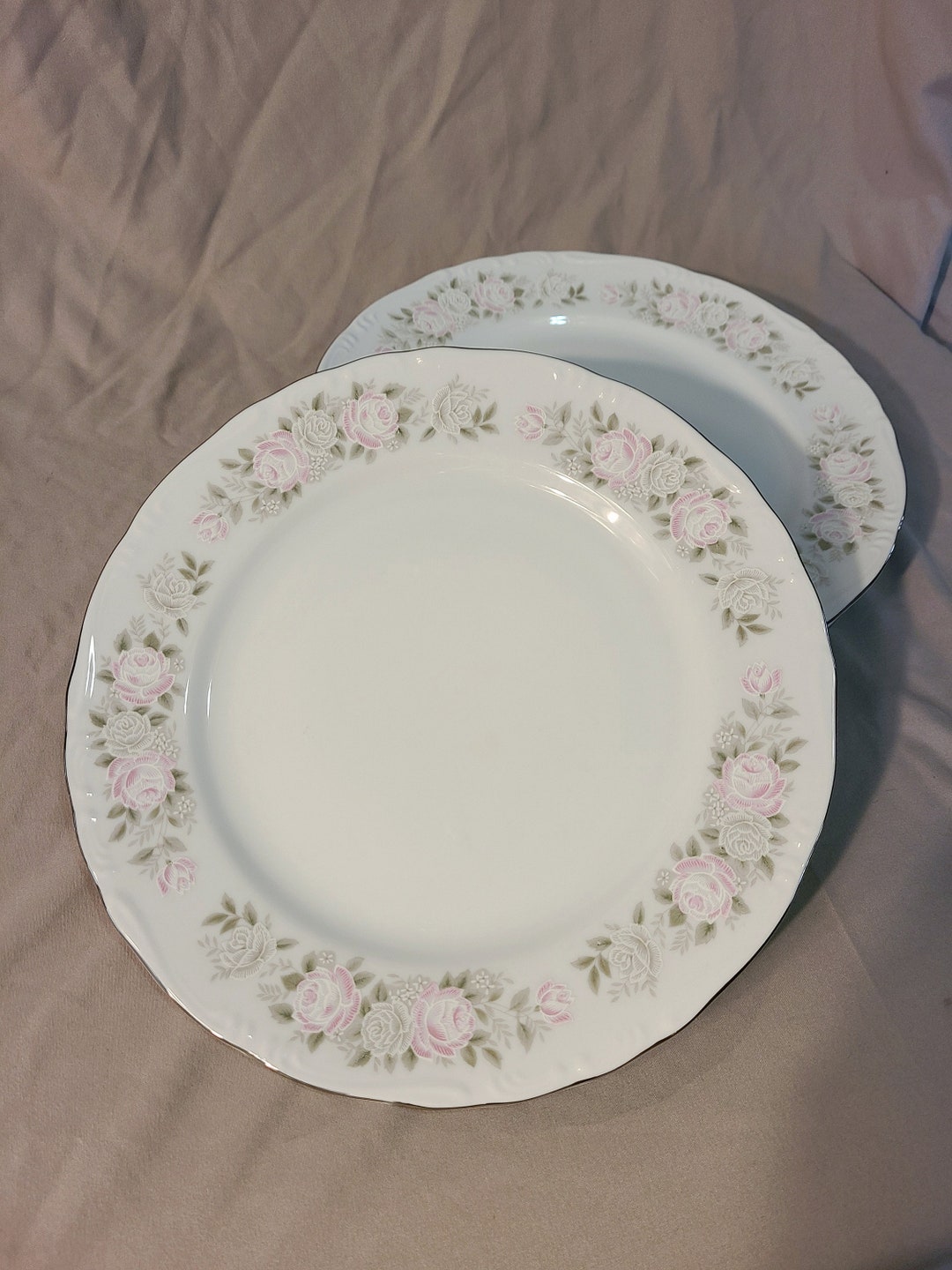 Sheffield Fine China Classic Pattern 501 Dinner Plates, Silver Trim