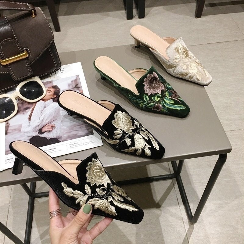 Women Shoes Mules Flat Slippers Fashion Pointed Toe Baotou Silk Crystal  Bling Flower Flat Cool Slippers Party Mules