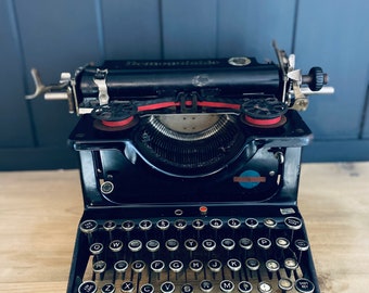 Demountable typewriter