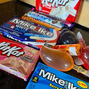 International Snack Gift Box, Prime Drink, Kit Kat, Chips, Chocolate PLEASE READ DESCRIPTION bild 5