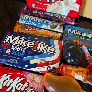 International Snack Gift Box, Prime Drink, Kit Kat, Chips, Chocolate PLEASE READ DESCRIPTION bild 8