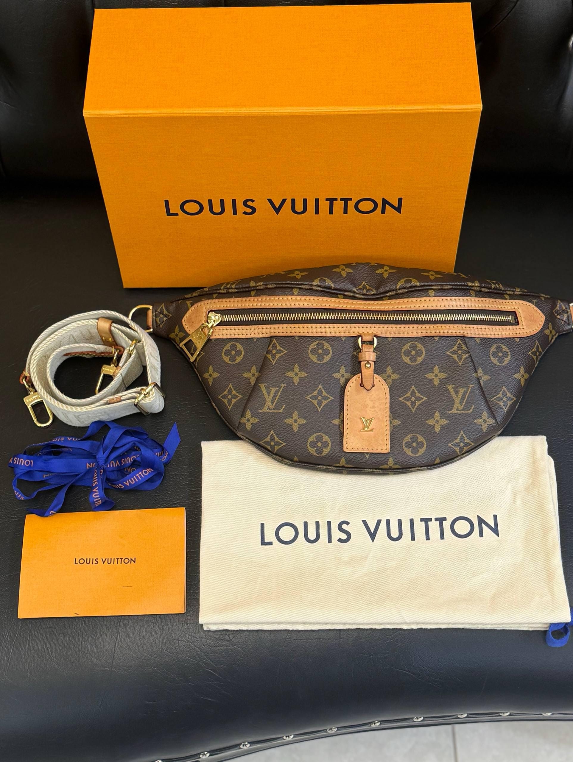 Riñonera Louis Vuitton de tiro alto con monograma marrón y