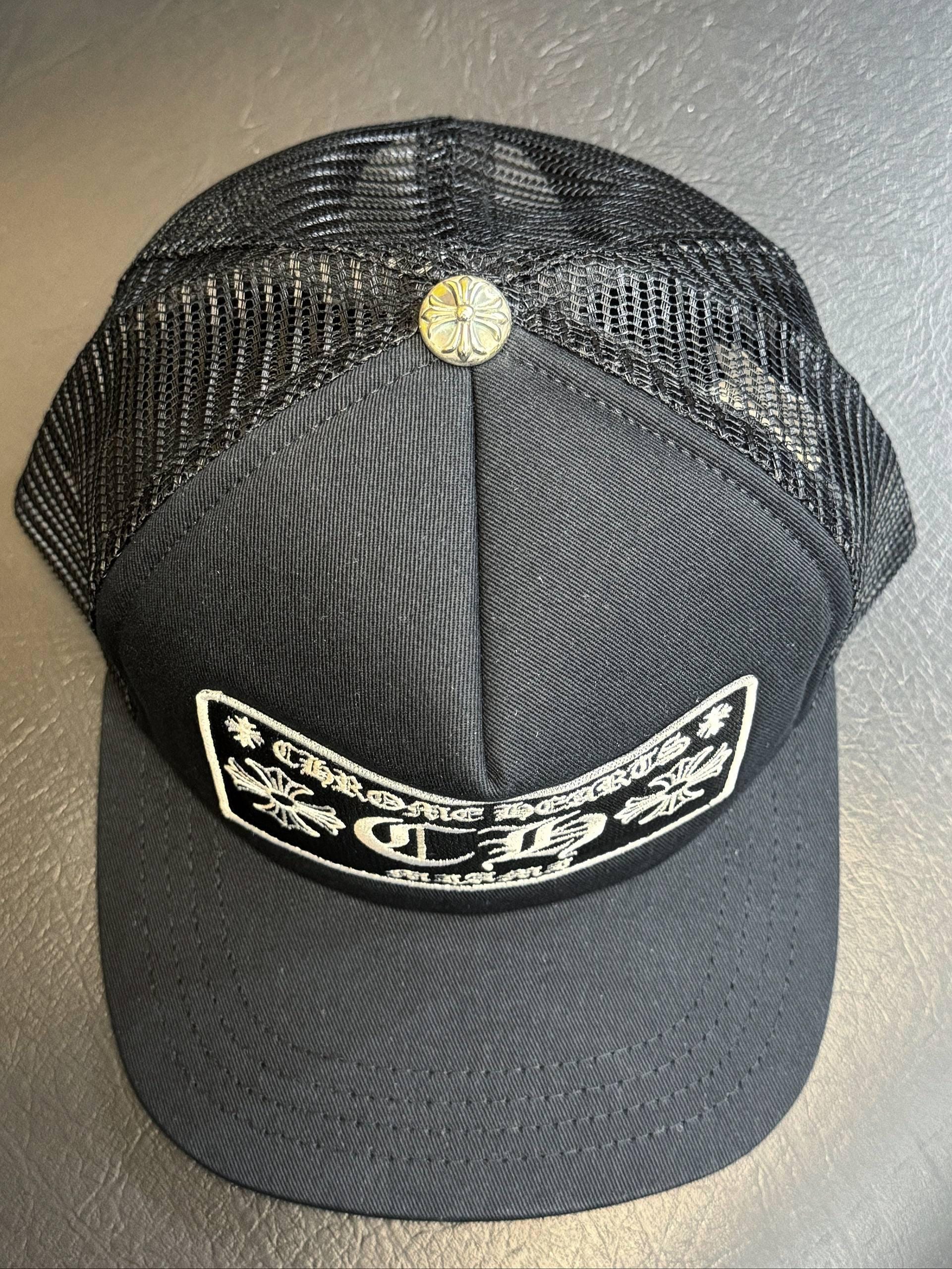 【新品】 Chrome Hearts マイアミ トラッカー キャップ ブラック 新品CH Chrome Hearts マイアミ限定トラッカーハット - ブラック