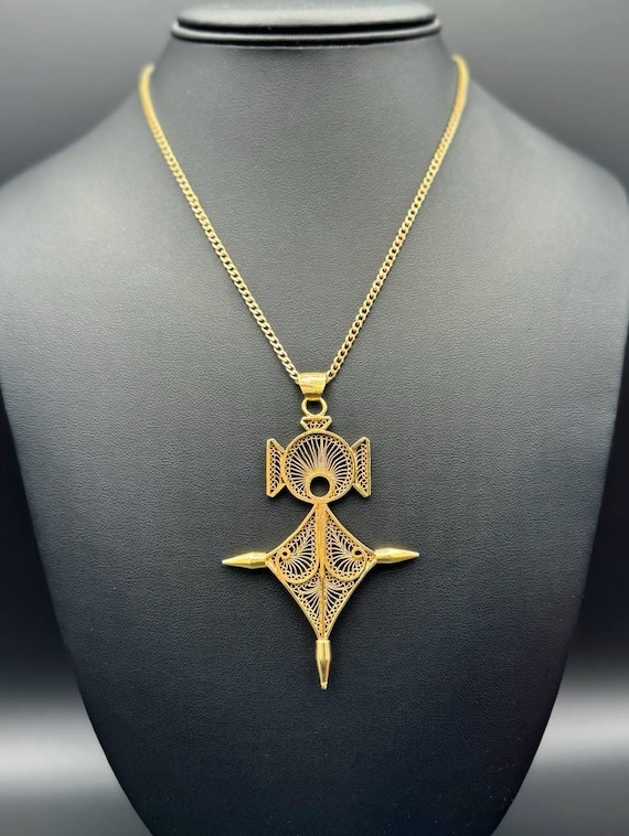 17k Solid Gold Filigree Africa Cross Pendant Necklace, 28