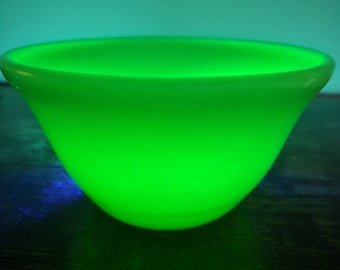 Vintage Mckee Bell Shaped Jadeite Mixing Bowl Medium