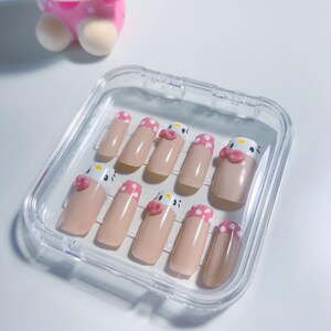 Uñas postizas de lunares de Hello Kitty – Uñas rosas con punta francesa hechas a mano – Uñas acrílicas con dibujos animados en 3D – Uñas postizas cuadradas largas