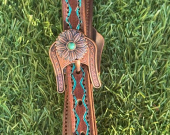 Braunes Kopfstück mit Türkisen Akzenten