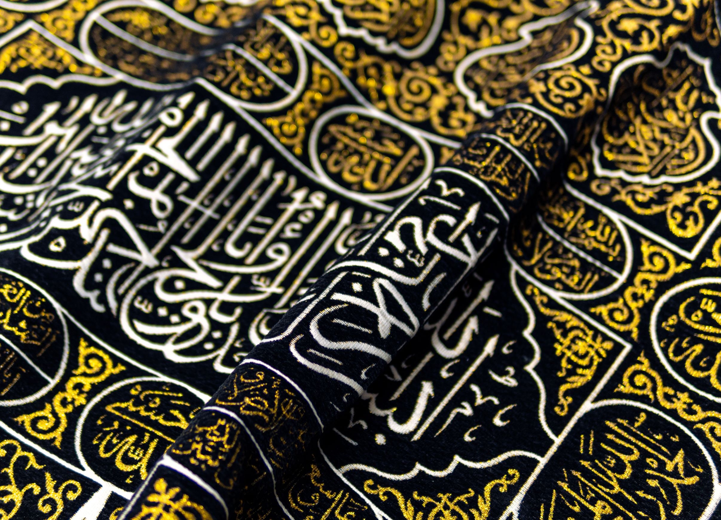 Kaaba Door Tapestry: Gold Islamic Wall Art, Masjid Al-haram Decor