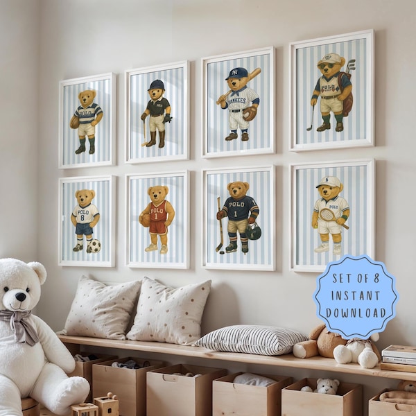 Conjunto de 8 ilustrações imprimíveis com tema de esportes e ursinhos de pelúcia para decoração de quarto infantil. Ideal para chá de bebê de menino. Decoração infantil com tema esportivo e listras.