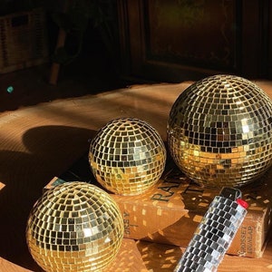 2 ”Gold Tabletop Disco Ball - Kleine Discokugel, Tischdekoration, Discokugeldekorationen, Retro-Dekor, Regalkunst, hohe Qualität