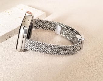 Slim Apple Watch Band,Metal Apple Watch Replace Strap,38MM 41MM 42MM 44MM 45MM 46MM 49MM Watch armband Bracelet,Magnetic Clasp,Iwatch 1-10 S