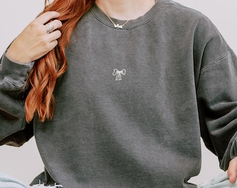 Minimal Bow Sweatshirt Coquette Aesthetic Minimalist Design Comfort Colors Crewneck Pullover Soft Fabric Vintage Style Hand Drawn