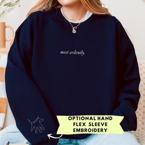 Sudadera de cuello redondo con bordados de gran pasión / Orgullo y prejuicio, regalo de Jane Austen, sudadera literaria, regalo romántico para amantes de los libros Navy