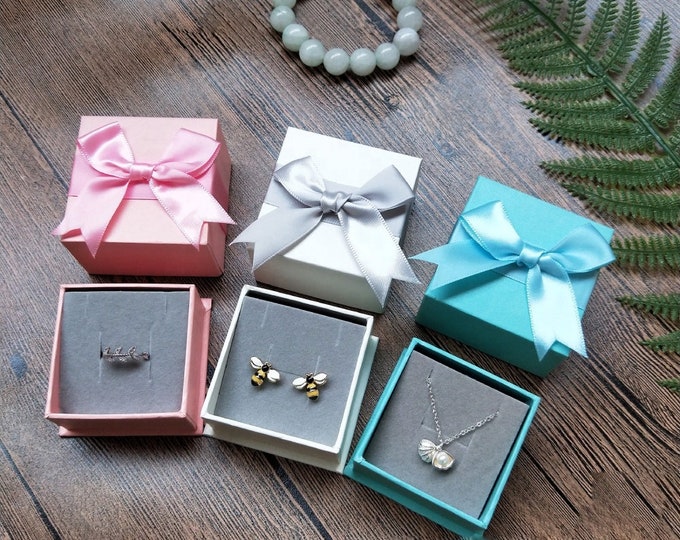 Elegant Jewelry Gift Box with Ribbon: Necklace, Earrings Packaging