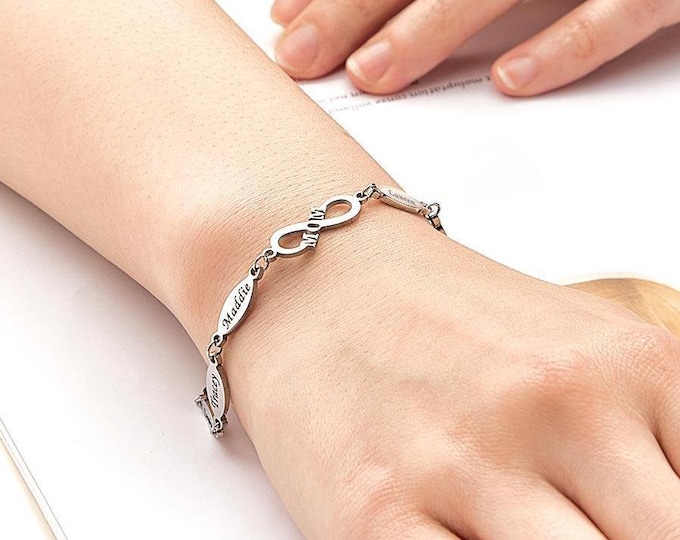Personalized Mom Bracelet, Engraved Name Bracelet, Gift for Grandma
