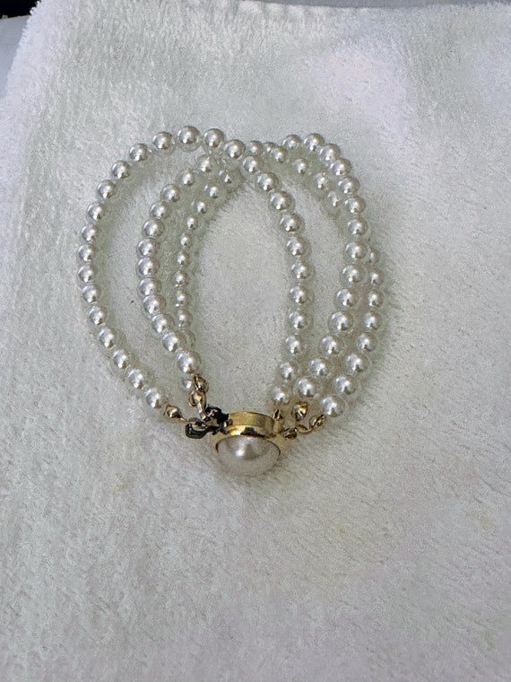 Vintage/antique style faux pearl three strand Brac