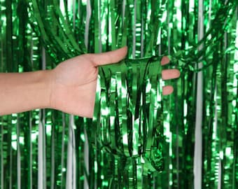 Metallic groen klatergoud kerstfeestartikelen: gordijn feestachtergrond met franjes