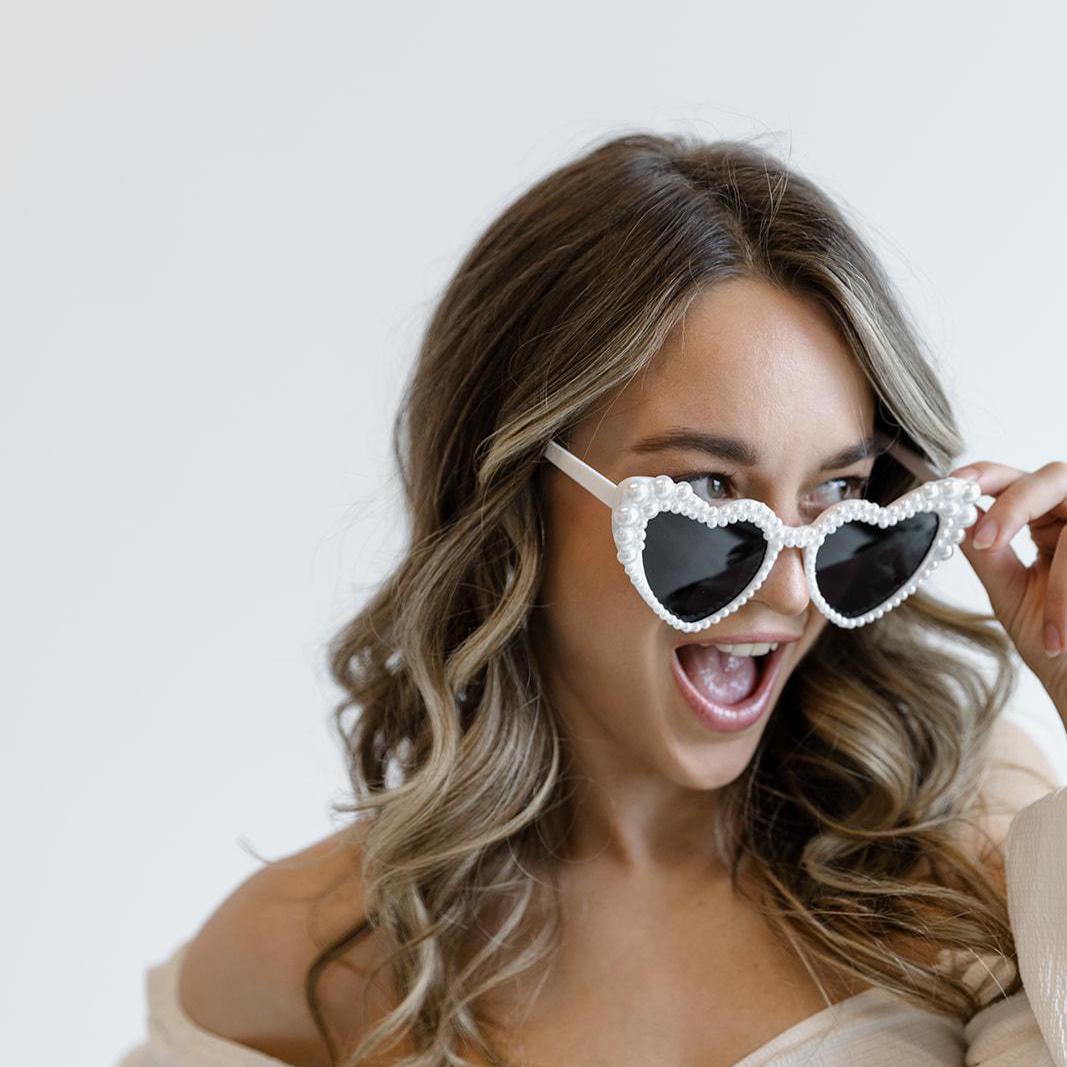 HNLMZ Bride Occhiali a Forma di Cuore, 10 Cuore e 10 Braccialetti da Sposa in Team, per Addio al Nubilato, Feste di Compleanno, Matrimoni (Beige