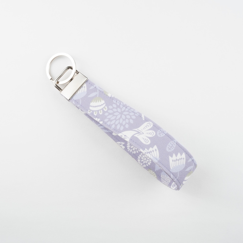 Armband Personalisierter Schlüsselanhänger Lanyard Schlüsselbund Personalisierter Schlüsselanhänger Vogelgesang & Floral Handgemacht Purple